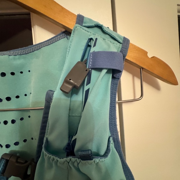 Nathan Women's VaporHowe 12L Hydration Pack Running Vest Teal 2 L Bladder XS - Picture 4 of 13